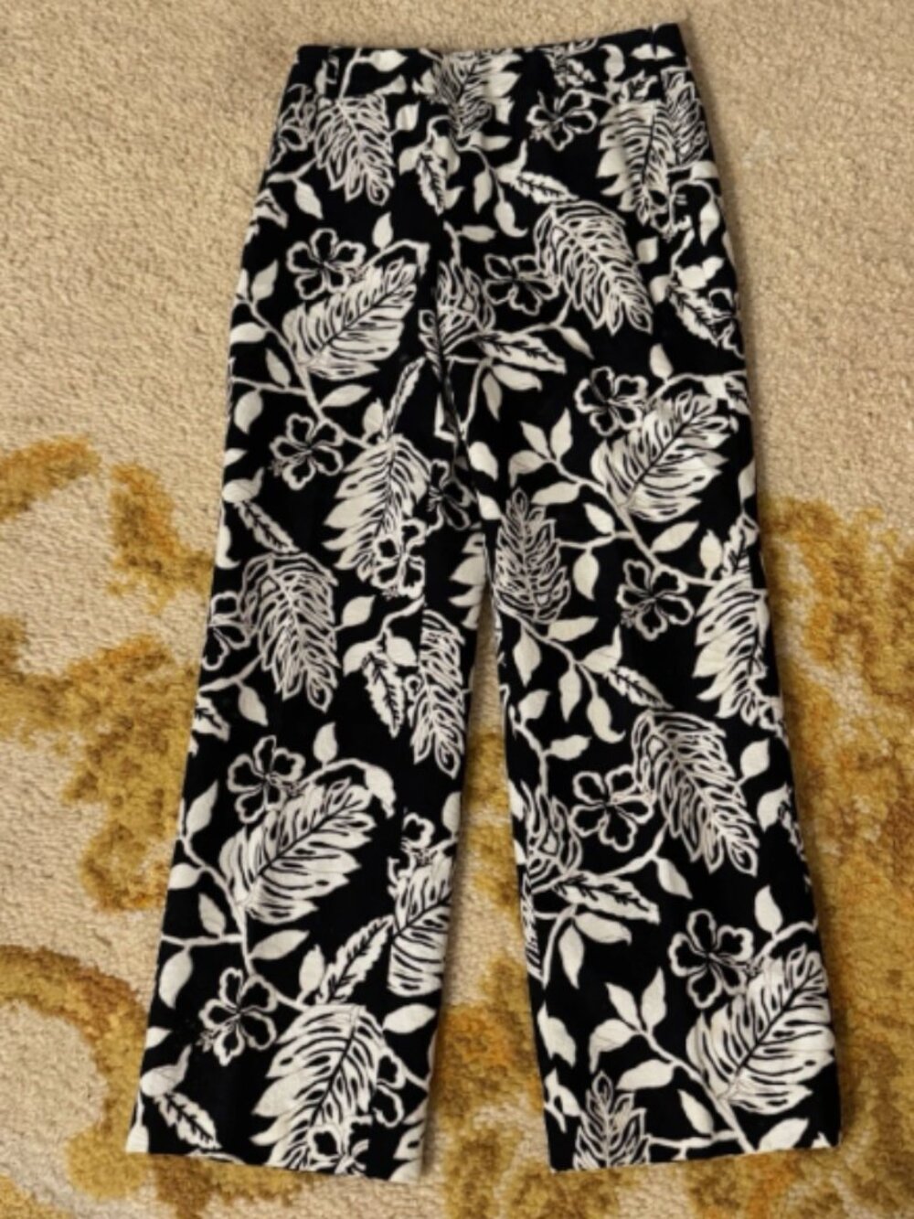 Talbots. Sz 4. Cotton Lined Floral Pants. Black White, Zip. Belt Loops. B126